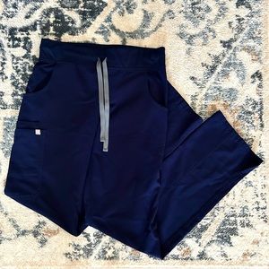 Figs Kade Cargo Scrub Pants in Navy XS Tall